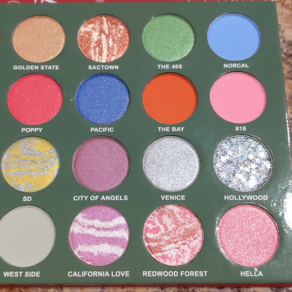 New Peachy Queen California Love palette - Picture 4 of 6